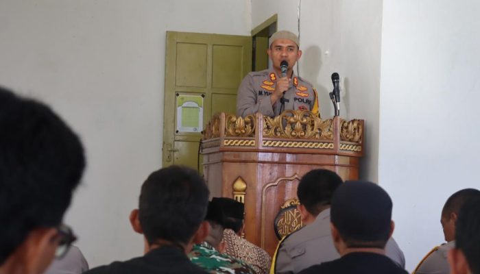 Safari Jum’at, Kapolres Soppeng Sampaikan ini Kepada Jamaah Masjid Nurul Tarbiyah