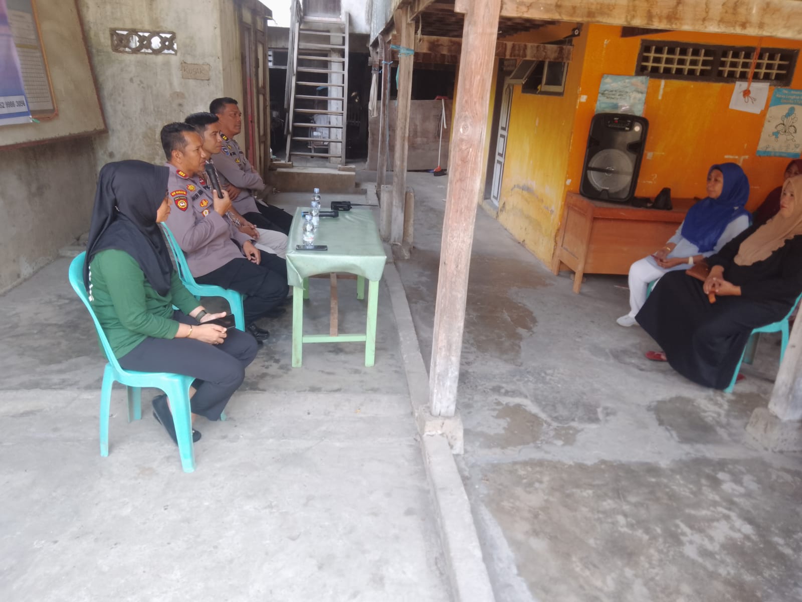 Bertemu Dengan Warga Lakessi Di Jumat Curhat, Kapolsek Soreang Kembali Serap Perilaku Kenakalan Remaja
