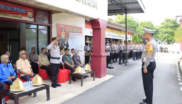 Kapolres Pangkep Pimpin Apel Gelar Pasukan Ops Lilin 2023 Dalam Rangka Pengamanan Nataru