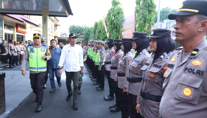 Polres Parepare Gelar Apel Pergeseran Personel Gabungan TNI Polri, Pemkot Parepare Amankan Malam Pergantian tahun