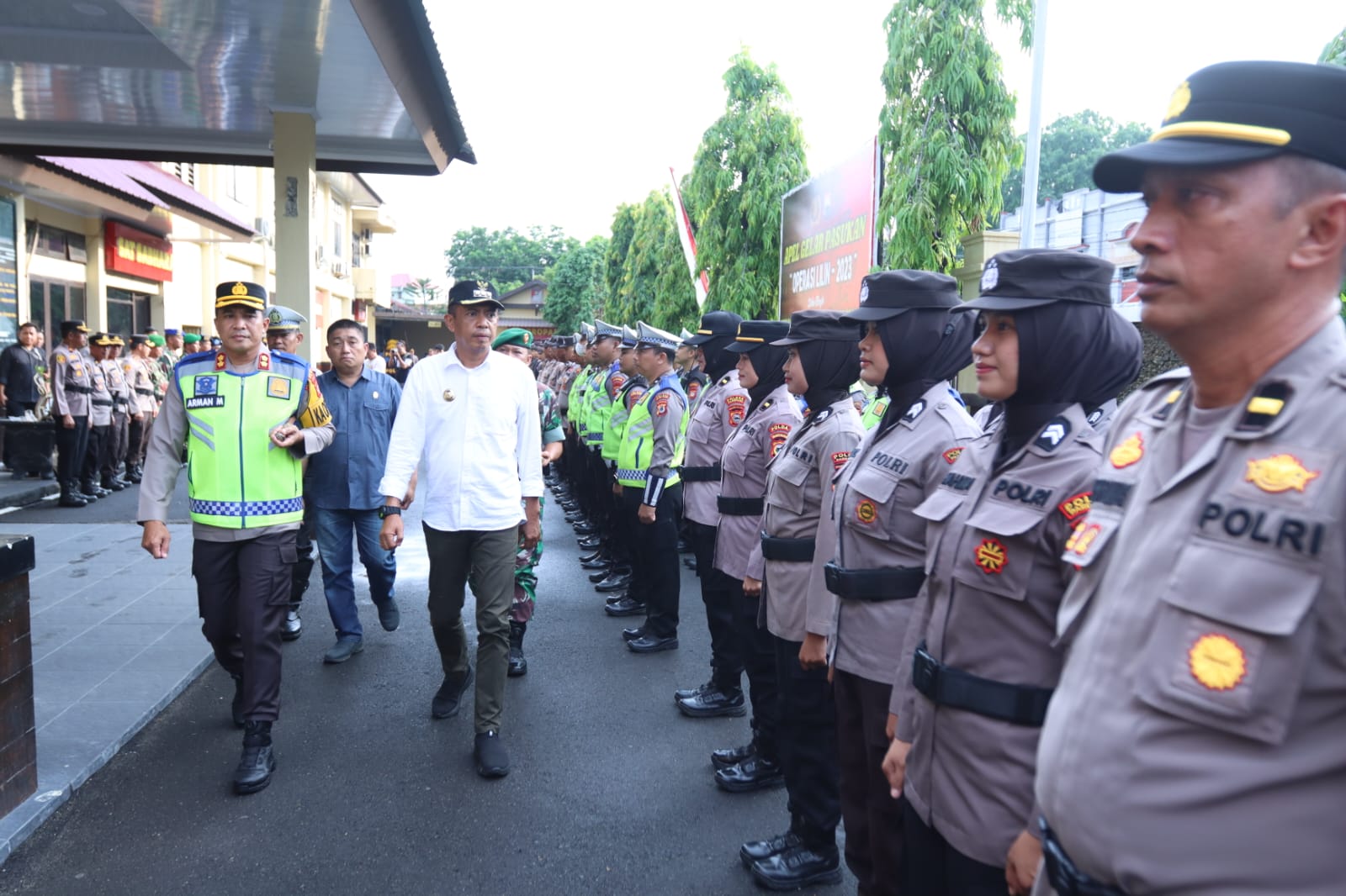 Polres Parepare Gelar Apel Pergeseran Personel Gabungan TNI Polri, Pemkot Parepare Amankan Malam Pergantian tahun