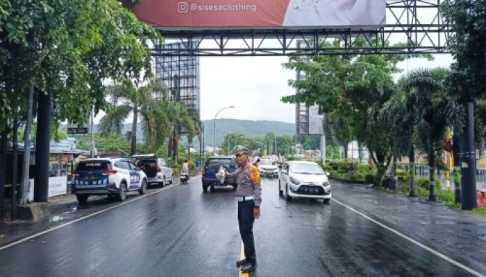 Cegah Kemacetan,Kasat Lantas Polres Pare-Pare Pimpin PAM Gatur Lalin