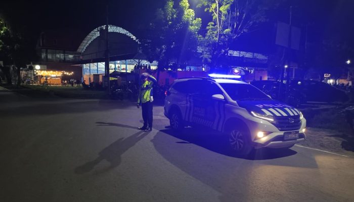 Sat Lantas Polres Sinjai Gelar Patroli Blue Light, Beri Rasa Aman di Jalan dan Antisipasi Kriminal