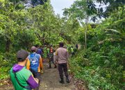 Sinergitas TNI-Polri, Bhabinkamtibmas dan Babinsa Kompak Kerja Bakti Bersama Warga