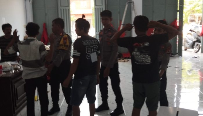 Kapolres Wajo Turunkan Personel Untuk Melakukan Pengamanan Pelipatan Surat Suara Pemilu