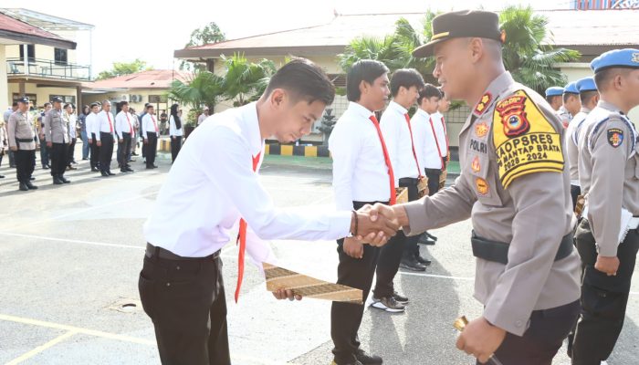 Berprestasi, Kapolres Palopo Beri Reward Kepada Personilnya