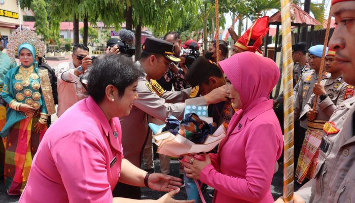 Kunker di Sinjai, Kapolda Sulsel Berikan Arahan Kepada Personel, Ajak Berbuat Baik dan Terbaik Bagi Masyarakat