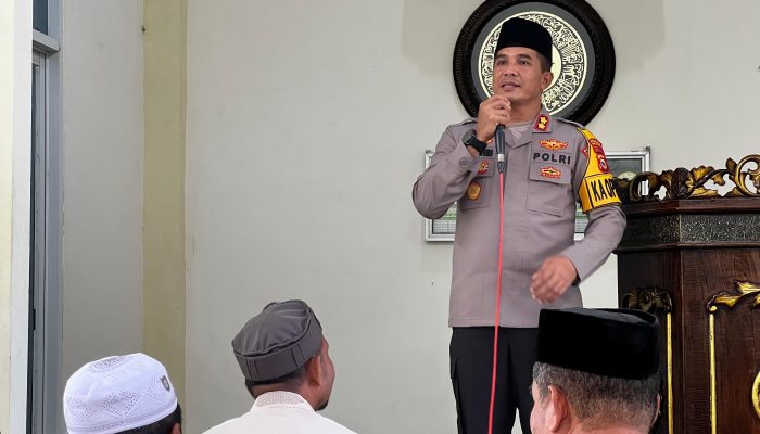 Safari Jumat Curhat Di Masjid Al Birr, Kapolres Parepare Serap Permintaan Pembangunan Kantor Polsek