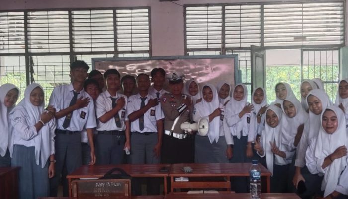 Jabarkan Polantas Hadir, Sat Lantas Polres Parepare Berikan Edukasi Kepada Pelajar SMKN 3