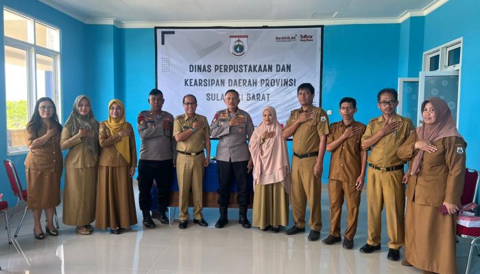 Polairud Polda Sulbar Dapat Bantuan Ratusan Buku dari Dinas Perpustakaan Dukung Program Unggulan Baharkam Polri