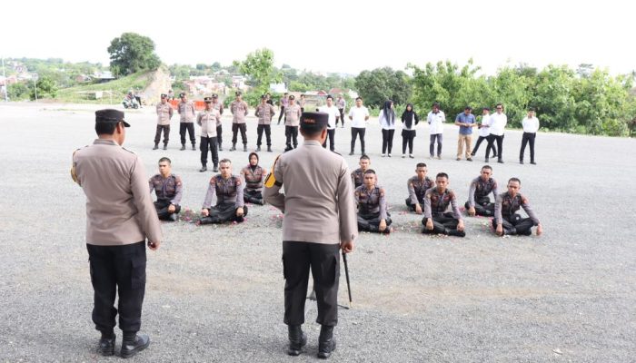 Kapolres Soppeng Laksanakan Tradisi Penerimaan Bintara Remaja