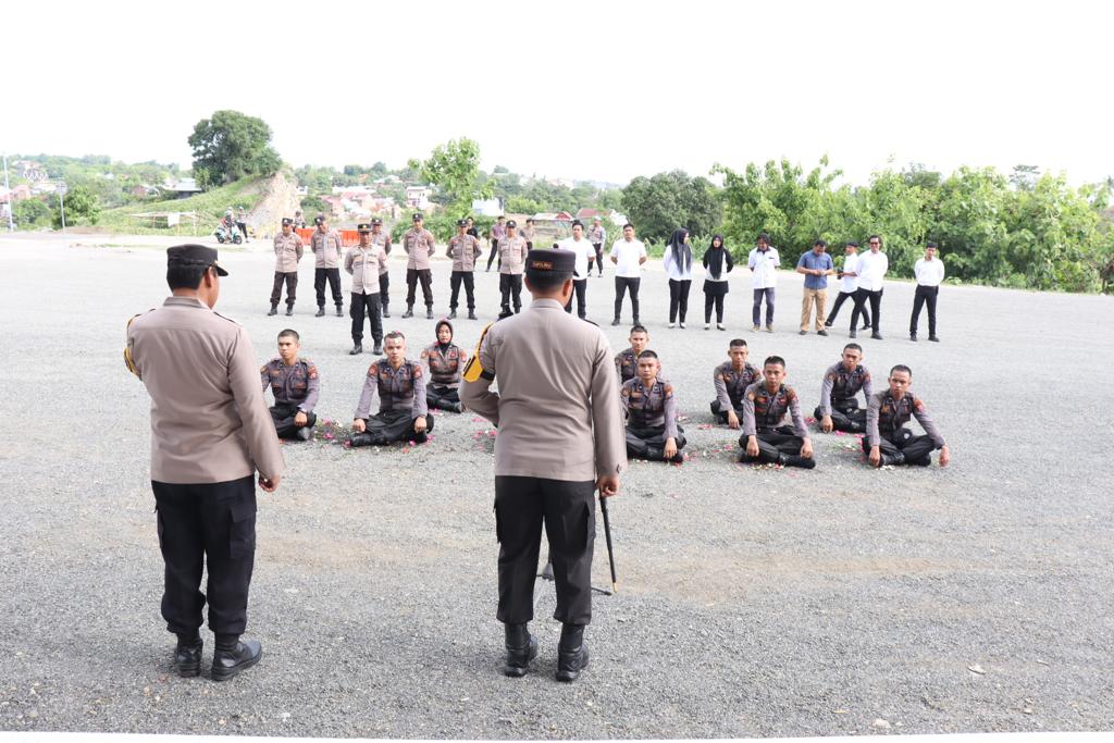 Kapolres Soppeng Laksanakan Tradisi Penerimaan Bintara Remaja