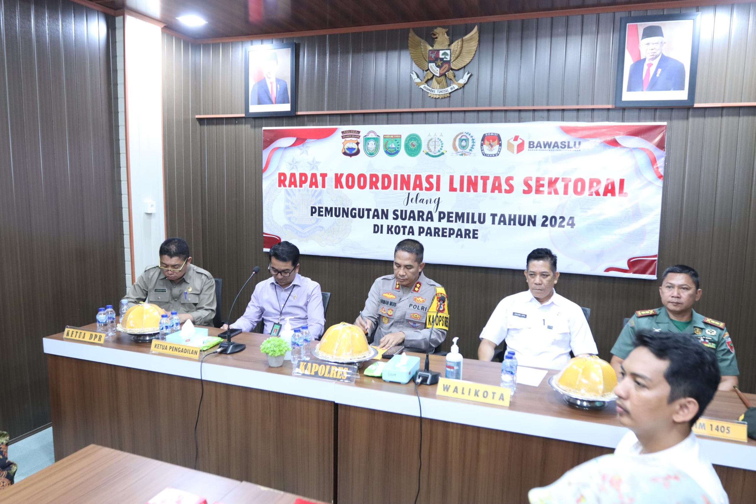 Polres Parepare Gelar Rakor Bersama Forkopimda dan Instansi Terkait Dalam Rangka Kesiapan Pengamanan Menjelang Pemungutan Suara