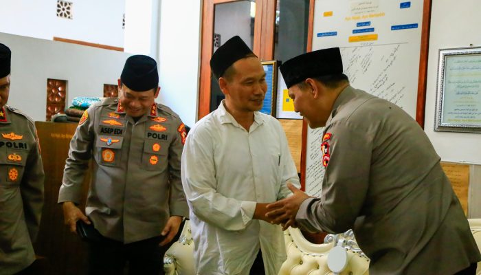 Dikunjungi Kaops NCS Polri, Gus Baha Doakan Pemilu 2024 Berlangsung Aman dan Damai