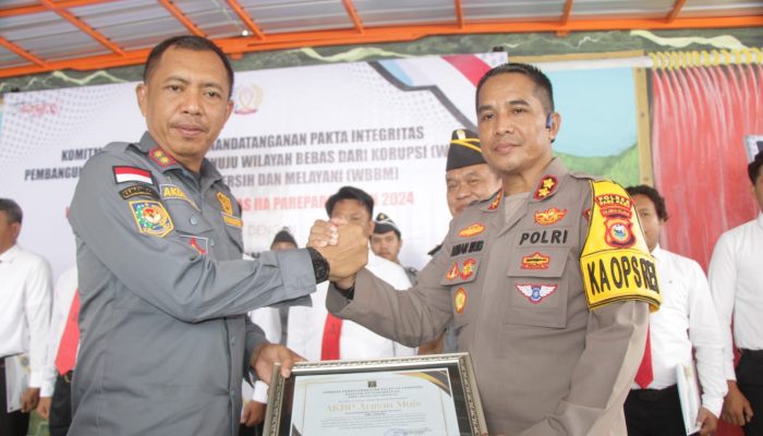 Pj. Walikota Akbar Ali Serahkan Penghargaan Lapas Kelas IIA Kepada Kapolres Parepare, Apresiasi Penangkapan Napi Kabur