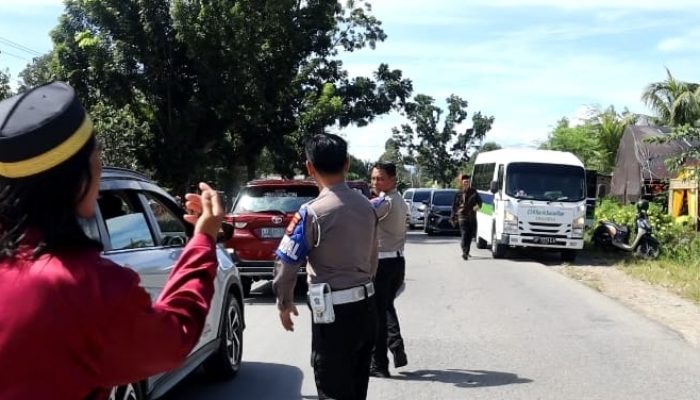 Ciptakan Kamseltibcarlantas Yang Kondusif, Kapolres Palopo Turunkan Personil Sat Lantas Atur Lalin di Kegiatan Masyarakat