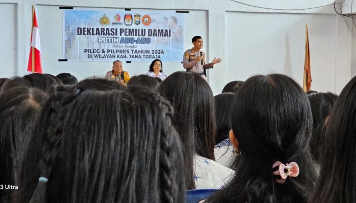 Polres Tana Toraja Serentak Menggelar Deklarasi Pemilu Damai Putih Abu – Abu Pada Tingkat Sekolah Menegah Umum
