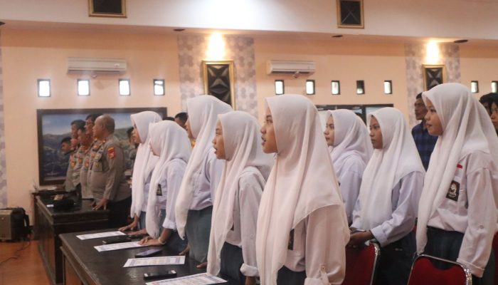 Polres Pinrang Menggelar Deklarasi Pemilu Damai Putih Abu – Abu Pada Tingkat Sekolah Menegah Atas (SMA)