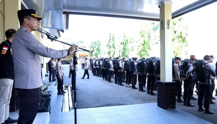 Kepolisian resor Parepare melaksanakan apel pergeseran pasukan pengamanan TPS pada pemilu 2024