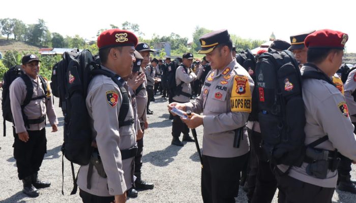 Kapolres Soppeng Pimpin Apel Pengecekan Personil Dalam Rangka Pengaman TPS