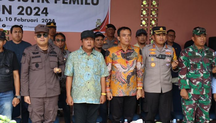 Kapolres Soppeng Pantau Langsung Proses Pendistribusian Logistik Pemilu