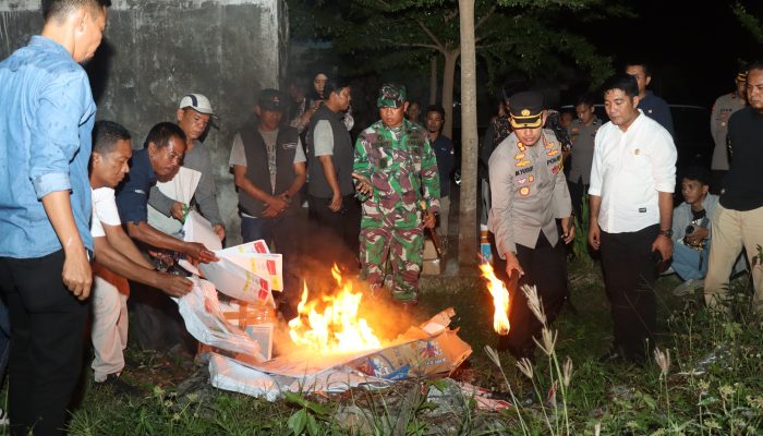 Kapolres Soppeng Hadiri Pemusnahan Kelebihan Surat Suara Di KPU