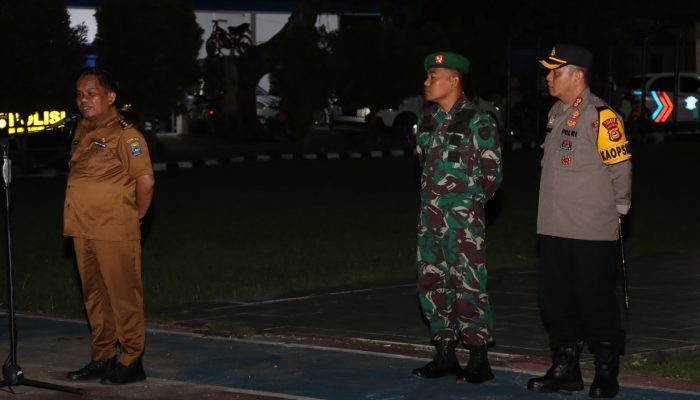 Pj. Bupati Pimpin Apel Malam Personil Pengamanan Pemilu 2024 di Mapolres Jeneponto