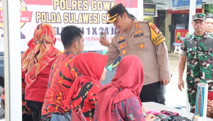 Selain Cek Kesehatan PPK dan Personel Pengaman Pemilu, Kapolres Gowa Berikan Vitamin