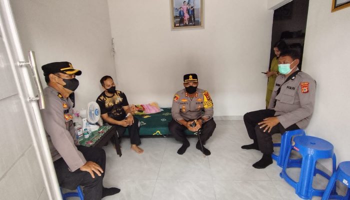 Kapolreaas Palopo Jenguk Personil Yang Sakit Pasca Pengamanan TPS