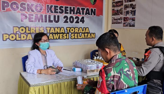 Polres Tana Toraja Bekerja Sama Dengan Tim Nakes Pemda Menyediakan Posko Kesehatan Pemilu Tahun 2024 Di Setiap Kantor PPK Kecamatan
