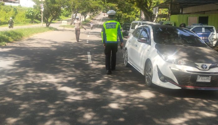 Razia Kendaraan, Satuan PJR Ditlantas Polda Sulbar Tindak Sejumlah Pelanggar