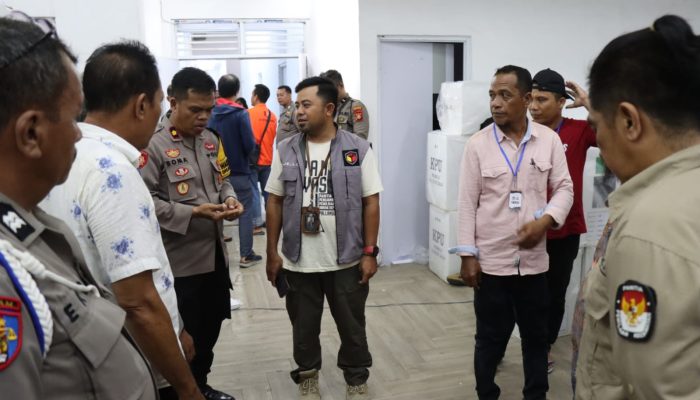 Jamin Keamanan, Wakapolres Gowa Monitoring Rekapitulasi di PPK Kecamatan Somba Opu dan Pallangga