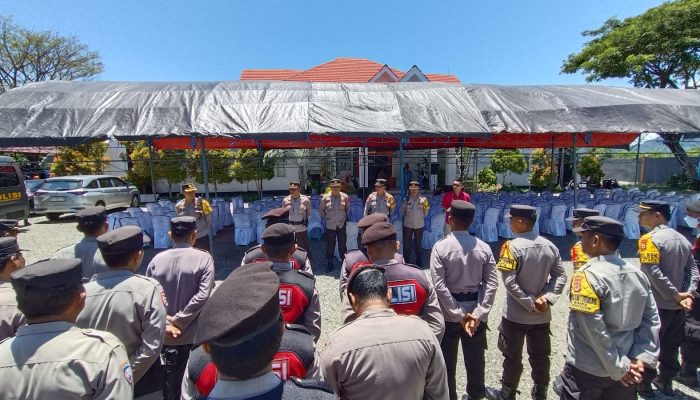 Kapolres Palopo Pimpin Apel Pengamanan Rekapitulasi Perhitungan Surat Suara Tingkat Kabupaten