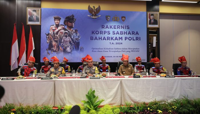 Kapolda Sulsel Hadir Bersama Kabaharkam Polri Yang Membuka Rakernis Korsabhara Baharkam Polri T.A 2024 di Makassar