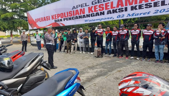 Ops Keselamatan, Sat Lantas Polres Bone Gelar Kegiatan Sosialisasi pada Club Motor Dan Mobil