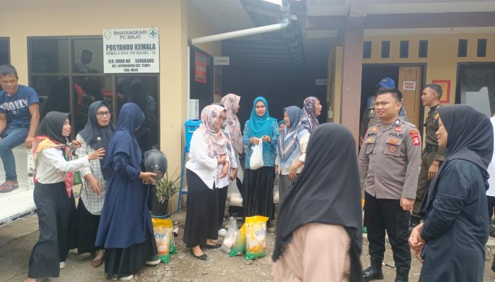 Kapolsek Tempe Polres Wajo Hadiri Gerakan Pangan Murah Yang Dilaksanakan Perum Bulog dengan Pemda
