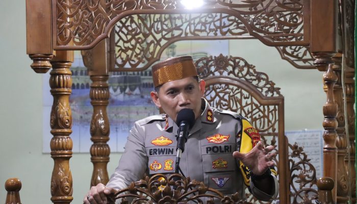 Safari Ramadhan Malam Ke 8, Kapolres Sidrap Kunjungi Masjid Baiturrahman Corawali
