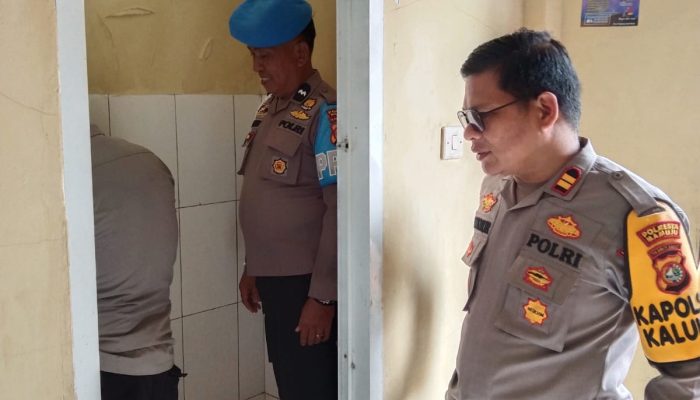 Usai Apel Pagi, Mendadak Kapolsek Kalukku Gelar Pengecekan Tes Urine Kepada Personilnya