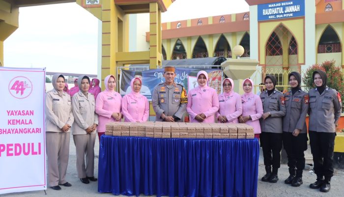 Berbagi di Bulan Ramadhan: Polres Sidrap Sediakan Takjil Gratis untuk Masyarakat Dua Pitue