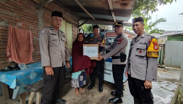 Wujud Kepedulian, Polres Maros dan Jajaran Salurkan Bantuan ke warga Pra Sejahtera