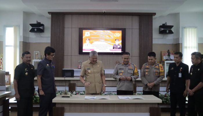 Kapolres Pinrang dan Bupati pinrang Tanda Tangan NPHD untuk Pengamanan Pilkada 2024