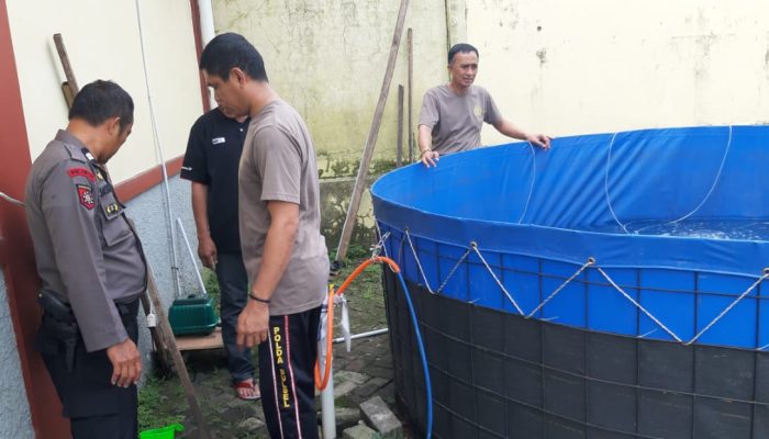 Manfaatkan Lahan, Polsek Somba Opu Membuat Kolam Untuk Benih Ikan