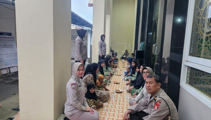 Polres Gowa Gelar Acara Buka Puasa Bersama dan Bagi-bagi Tali Asih Untuk Anak Yatim Piatu