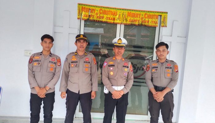 Polresta Mamuju dan Polsek jajaran Gelar pengamanan Ibadah Paskah DiGereja