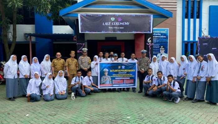 Ops Keselamatan Pallawa 2024, Kasat Lantas Polres Maros Sosialisasi Tertib Lalin di SMA 1