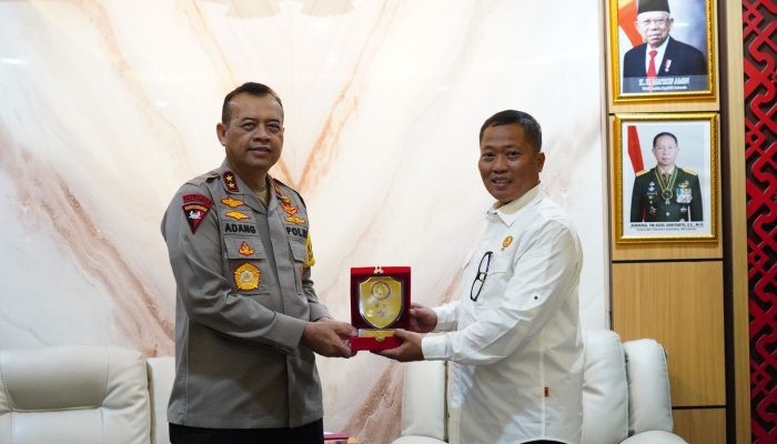 polda Sulbar Terima Rapor Penilaian Kepatuhan 2023 dari Ombudsman RI