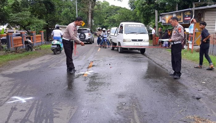 Quick Respon Sat Lantas Polres Bone Datangi TKP Laka Lantas
