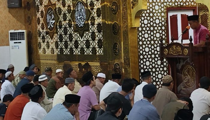 Shalat Tarwih Pertama, AKBP Safi’i : Jadikan Bulan Suci Ramdhan Ini Sebagai Ladang Pahala