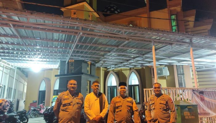Polresta Mamuju dan Polsek Jajaran Terus Gelar PAM Dan Gatur Arus Lalin disetiap Masjid