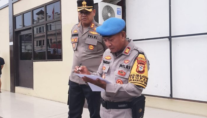 Kapolres Gowa Pimpin Apel Pengecekan Personel Sipropam Sebelum Pelaksanaan Apel Pagi